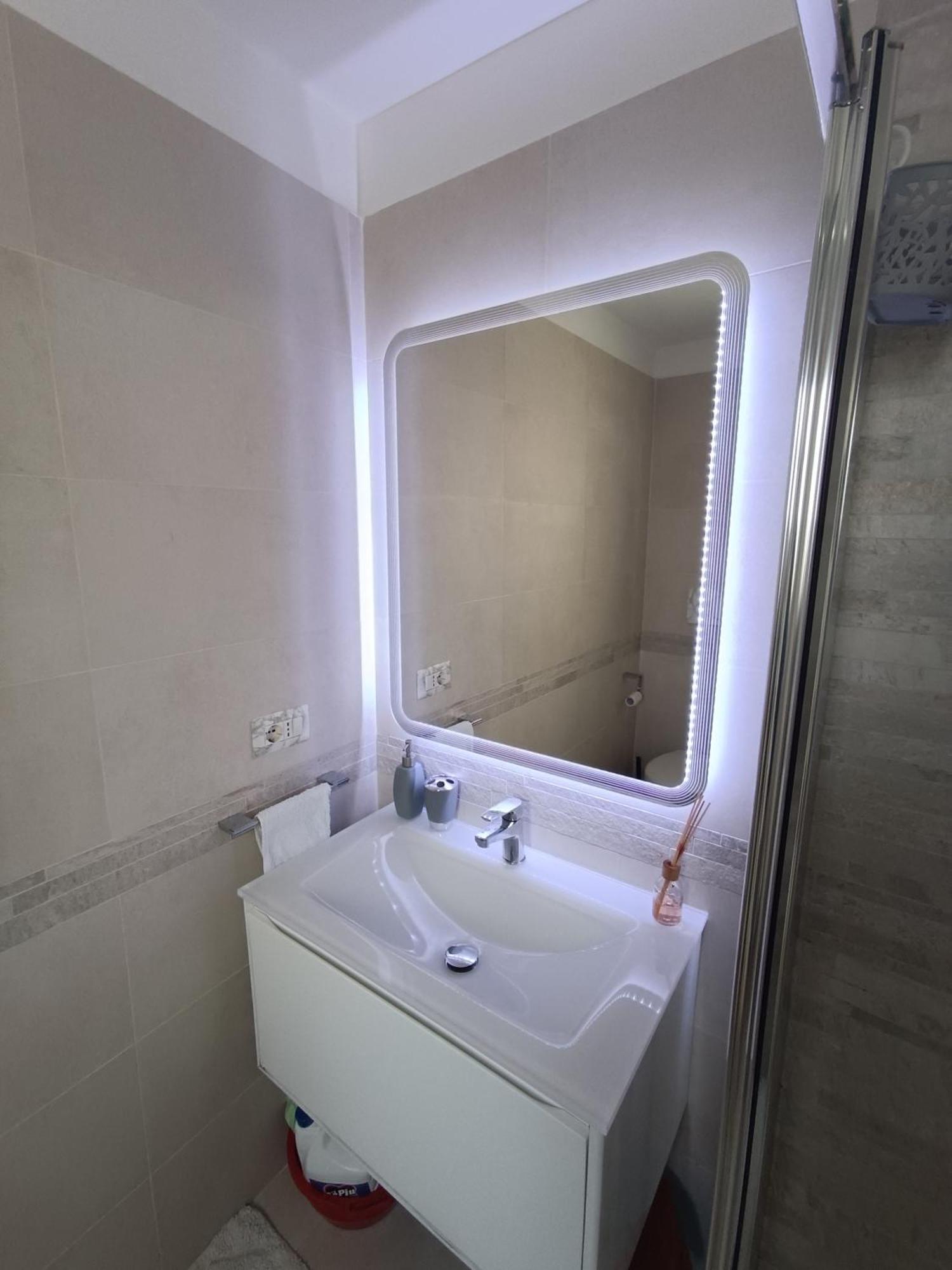 Angolo Di Liberta Apartment Bari Bagian luar foto